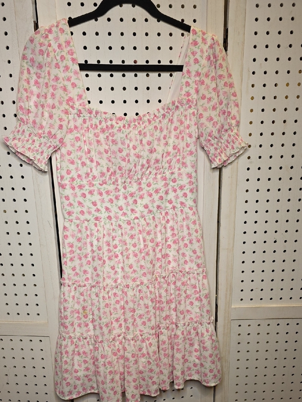 Trixxi White and Pink Floral Tiered Dress with Puff Sleeves Small